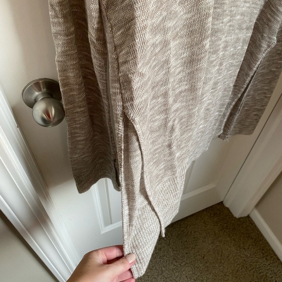 Miami Heathered Grey Criss Cross Flowy Split Hem Sweater Top - Picture 5 of 6